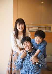 子育てHUGフェスで家族の思い出写真を撮影。プロカメラマンがご家族の今を残します！素敵なモデルハウスで撮影しませんか？イメージ画像