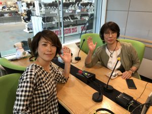 フリーアナウンサーyuiの藤井千代美、藤井奈央美が放送中のFMラジオ番組のゲスト。話し方講座、コミニュケーション講座も